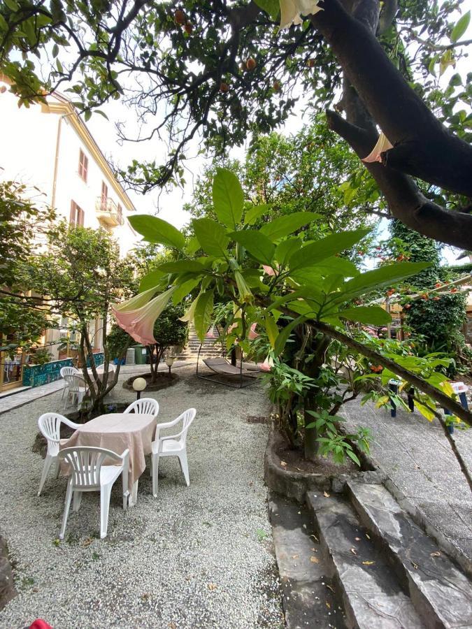 Hotel Villa Flora Bogliasco Eksteriør billede