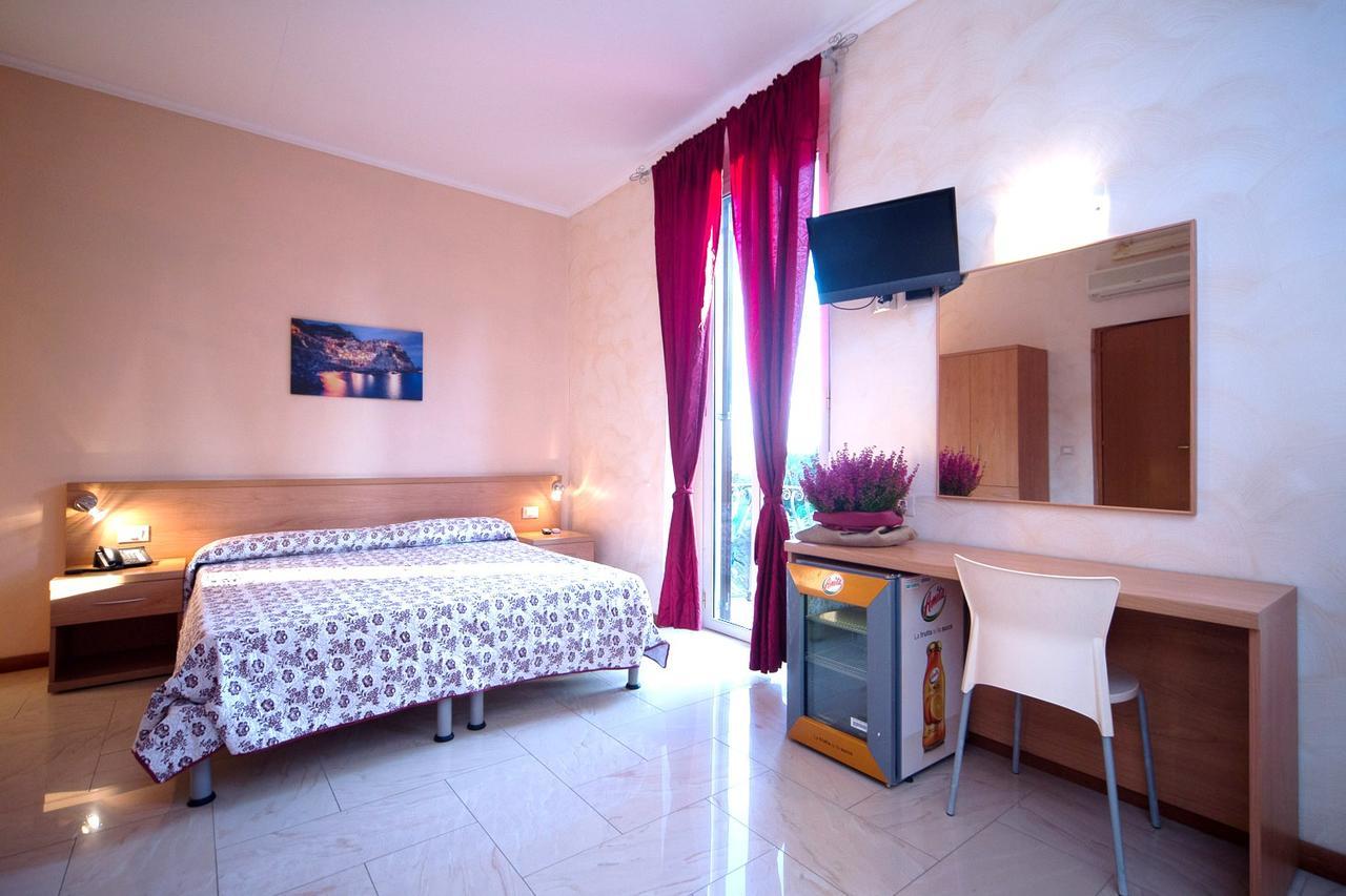 Hotel Villa Flora Bogliasco Eksteriør billede